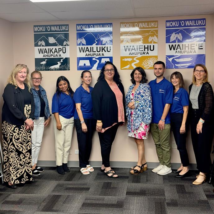 Naomi Friedman, EDA’s Disaster Recovery & Resilience Coordinator, meets with officials from SBA and Maui’s Office of Economic Development.